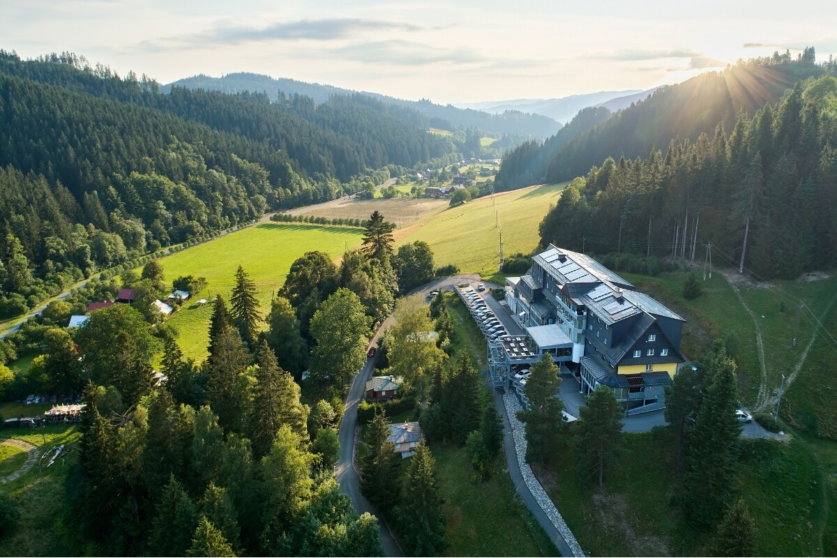 Poslední volné pokoje s hudebním vystoupením Radima Zenkla &  Ondry Kozáka, 25. 10.