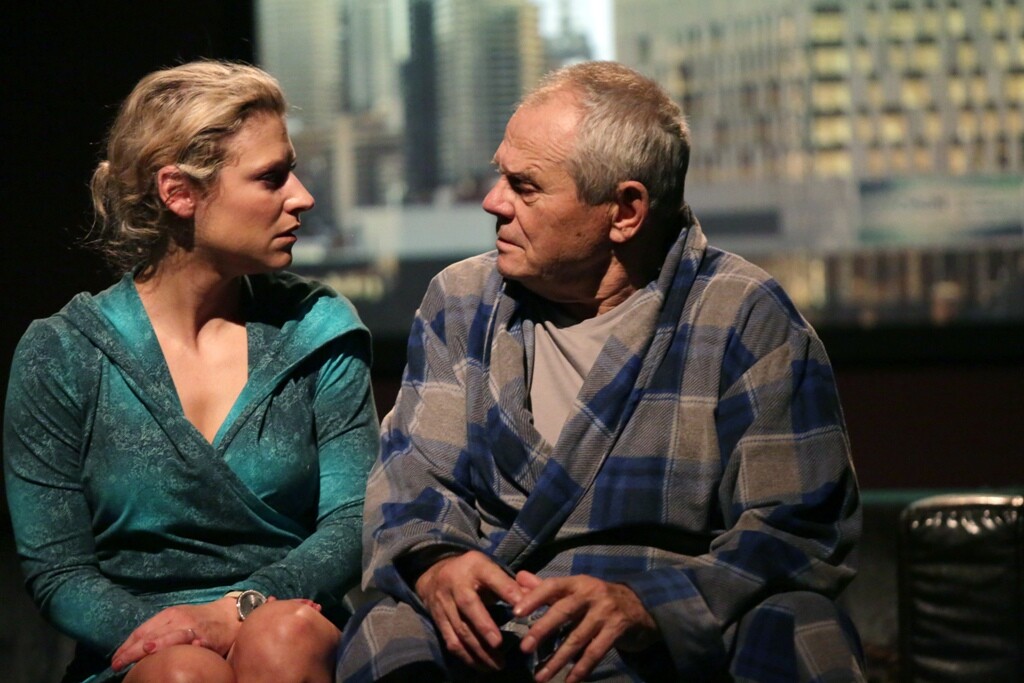 Představení "Horská dráha" s Milanem Kňažkem zrušeno, změna času představení Žena v trysku století