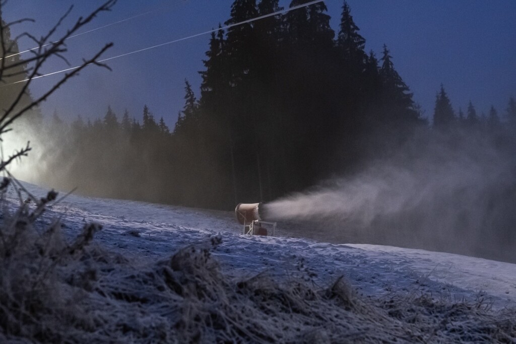 Ski areál Razula začal zasněžovat, na sezónu posiluje lyžařskou školu