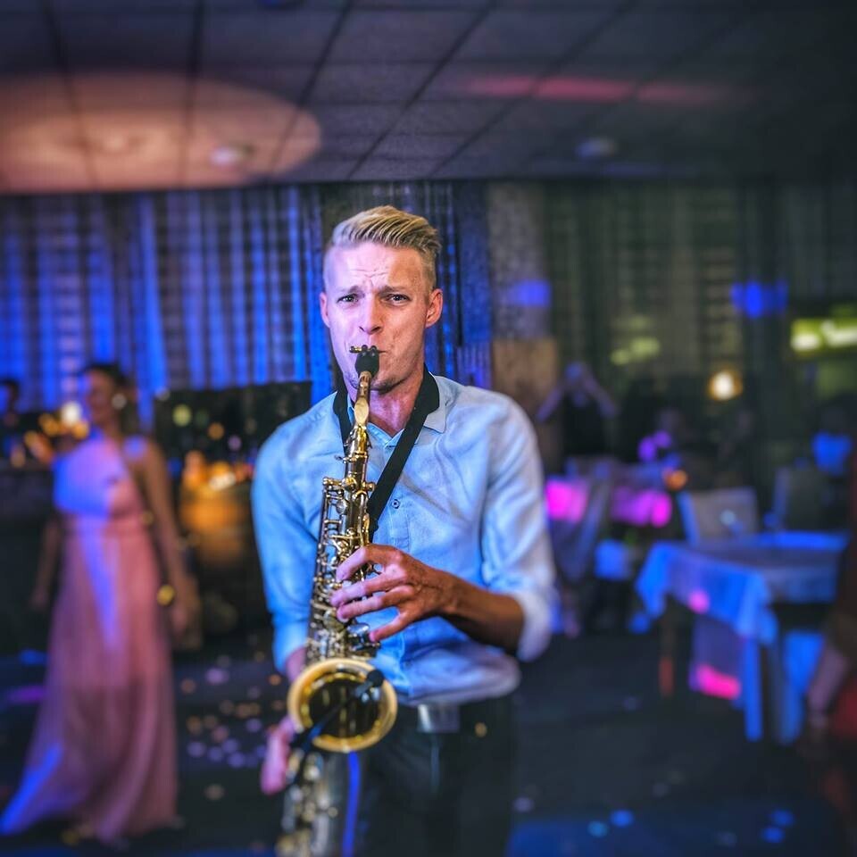Hudební večer na Lanterně: saxofonista DeeSaxx, 27. 9. 2024