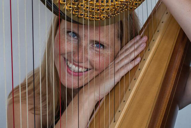 Hudební večer v lounge baru: harfenistka Lucie Fajkusová, 3. 10. 2026