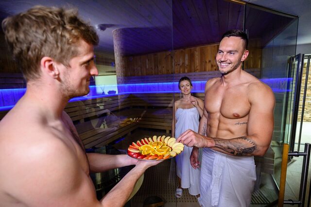 Halloweenský večer se saunovými rituály